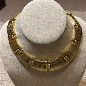 Vintage Bold Chic Gold Tone Statement Necklace